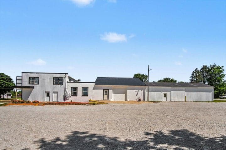 5484 S Warner Avenue B, Fremont, MI 49412
