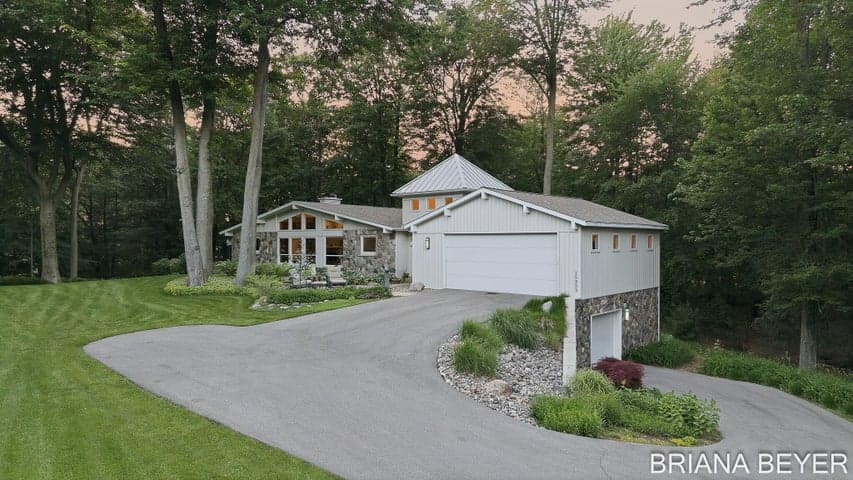 15353 Timber Ridge Lane, Holland, MI 49424