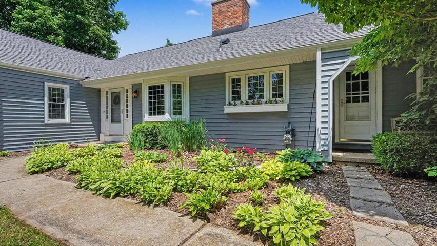 3702 Meadow Lane, Saline, MI 48176