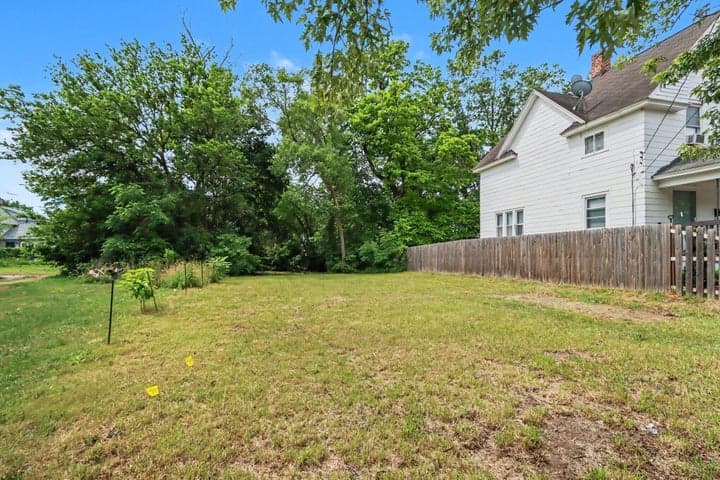 1016 E Vine Street, Kalamazoo, MI 49001
