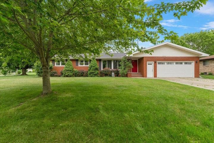 5866 Ponderosa Drive, Stevensville, MI 49127