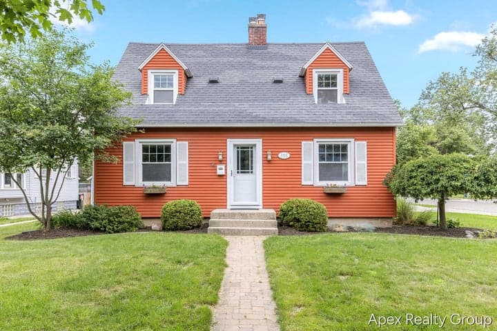 555 E Central Avenue, Zeeland, MI 49464