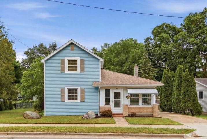 419 N Monroe Street SE, Lowell, MI 49331