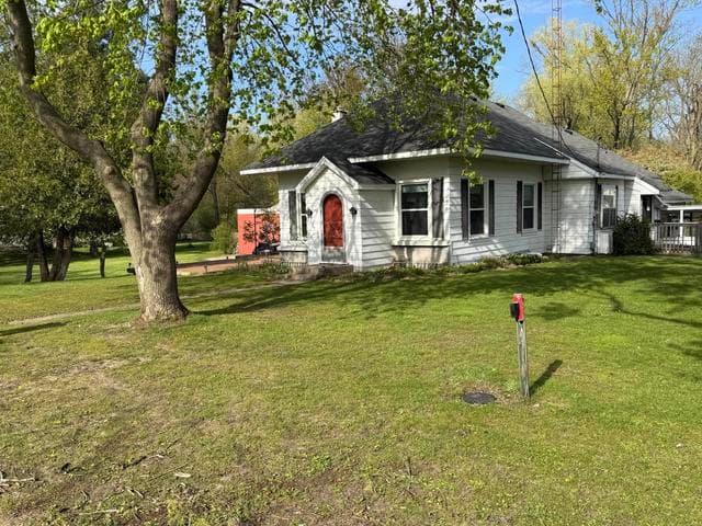 122 N Sherman Street, Howard City, MI 49329