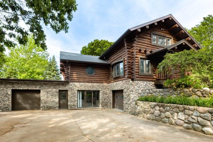 17097 Roosevelt Road, Spring Lake, MI 49456