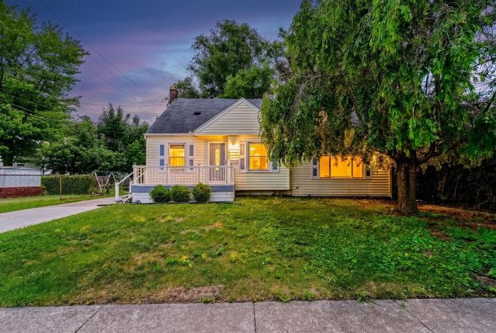 6027 Kim Avenue, Allen Park, MI 48101