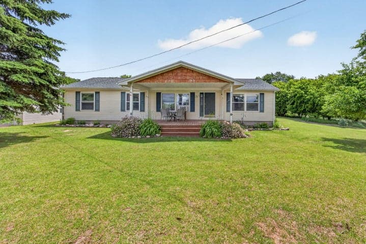 5110 N Cedar Lake Road NE, Edmore, MI 48829