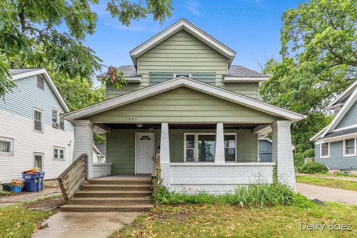 1321 Burton Street SE, Grand Rapids, MI 49507