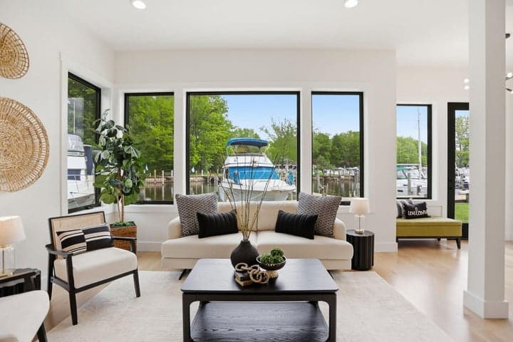 1 N Bailey Avenue 1, South Haven, MI 49090