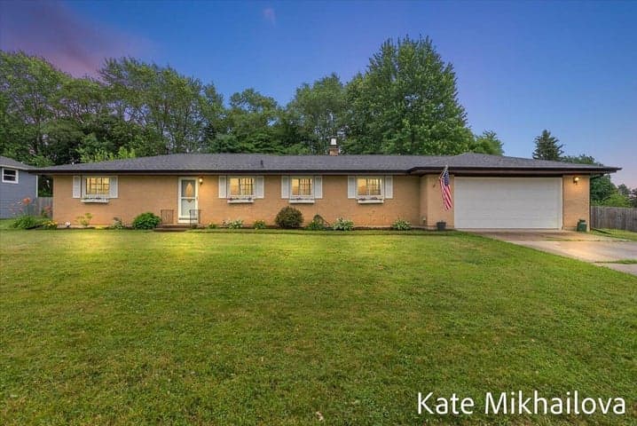 1249 Chalmers Drive, Battle Creek, MI 49015
