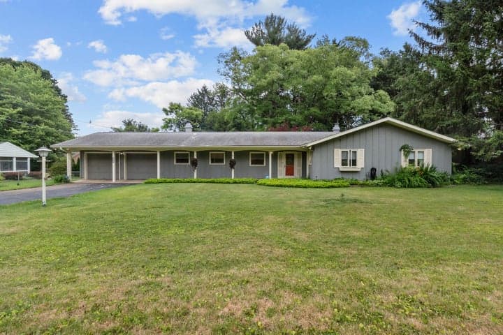 1005 Sassafras Lane, Niles, MI 49120