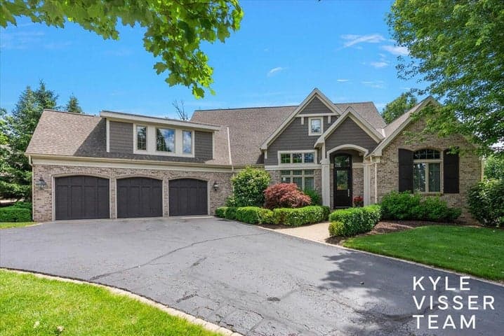 5650 E Watermark Court SE, Grand Rapids, MI 49546