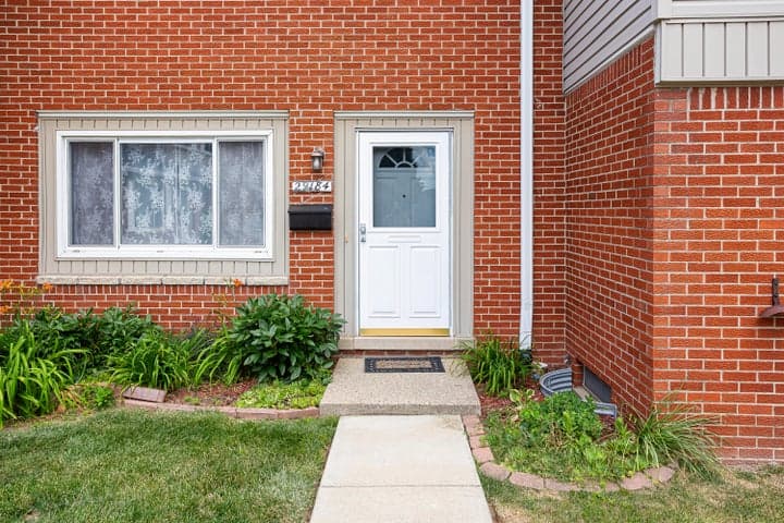 29184 Manchester Street, Westland, MI 48185