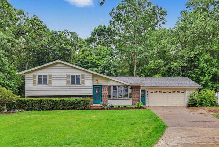 4818 Kittery Drive NW, Comstock Park, MI 49321