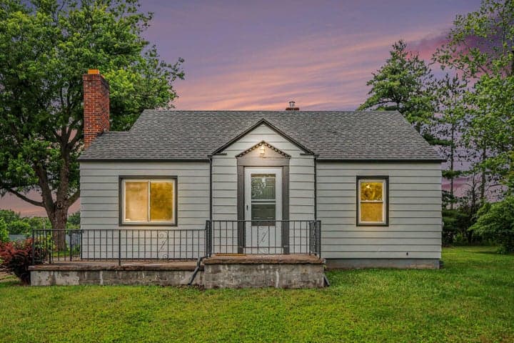 2215 Coolidge Street, Lansing, MI 48906