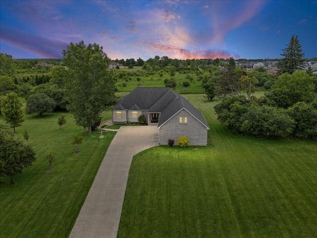 2007 Paddock Way, Ypsilanti, MI 48198