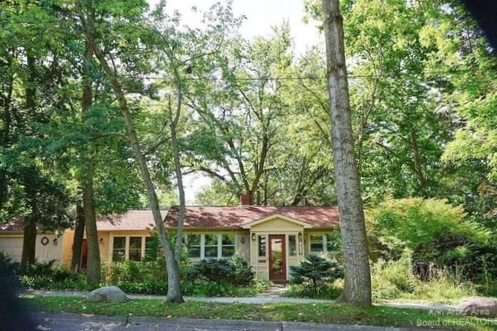 611 Robin Road, Ann Arbor, MI 48103