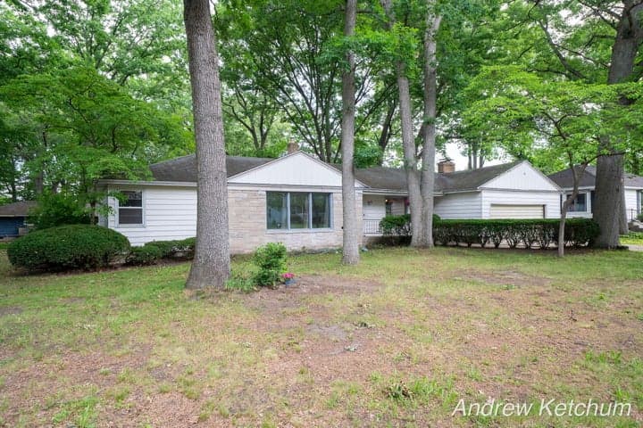 297 Fourth Avenue, Holland, MI 49424