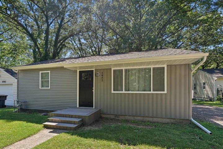 1052 Woodward Avenue, Benton Harbor, MI 49022