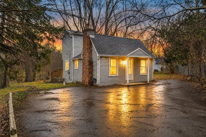 278 E Peterson Drive, Brighton, MI 48114