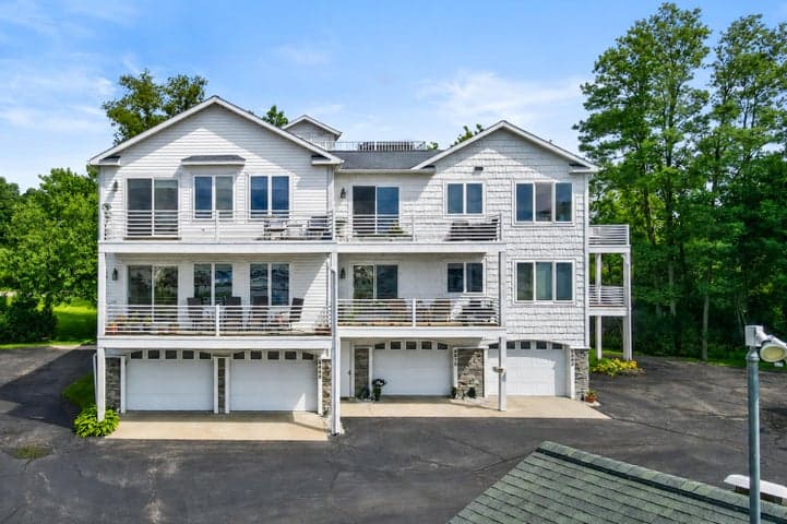 8668 Ellenwood Drive Drive 11, Montague, MI 49437
