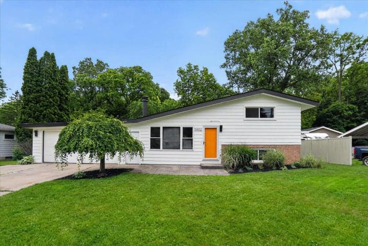 5802 Montebello Avenue, Haslett, MI 48840