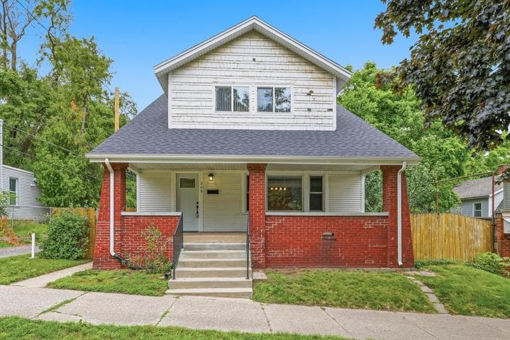 249 Fairbanks NE Street, Grand Rapids, MI 49503