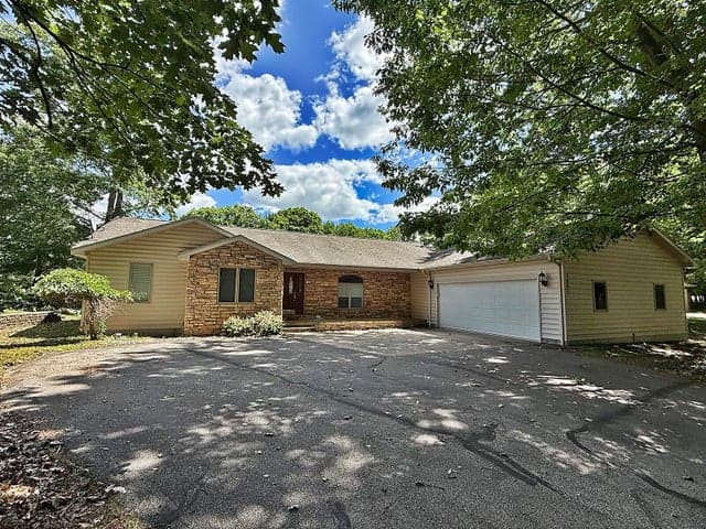 8980 Canyon Springs Court, Canadian Lakes, MI 49346