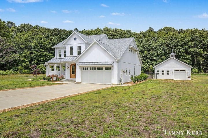 7067 118th Avenue, Fennville, MI 49408
