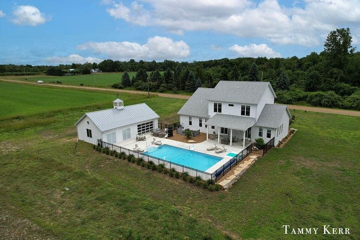 7067 118th Avenue, Fennville, MI 49408