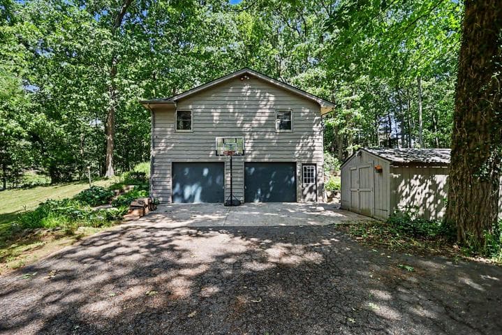 9408 E G Avenue, Galesburg, MI 49053