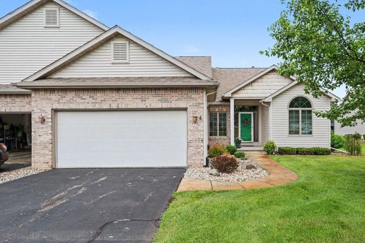206 Canterbury Park, Battle Creek, MI 49015