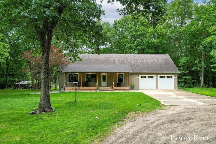 2535 52nd Street, Fennville, MI 49408