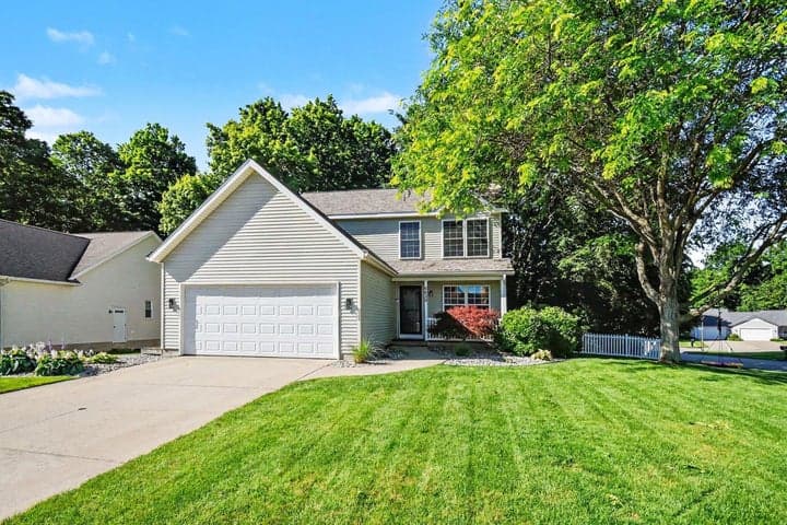 6620 Jousma Court SE, Caledonia, MI 49316