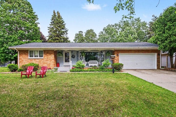 324 Fairlane Drive NW, Sparta, MI 49345