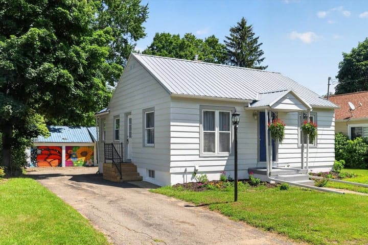 325 W South Street, Hastings, MI 49058