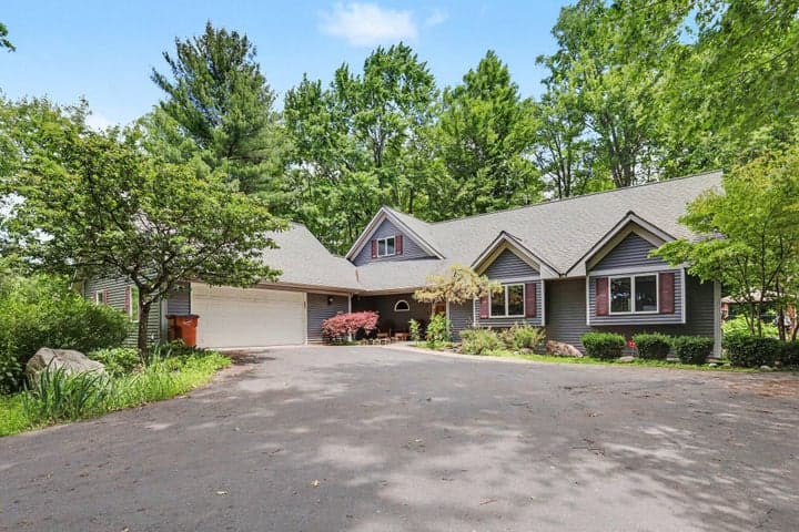 10735 Brown Lake Drive NE, Rockford, MI 49341