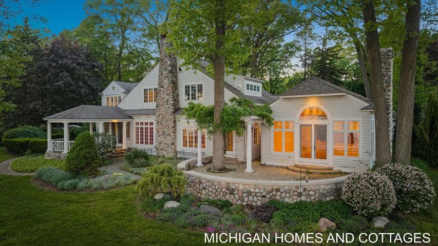 714 N Shore Drive, Holland, MI 49424