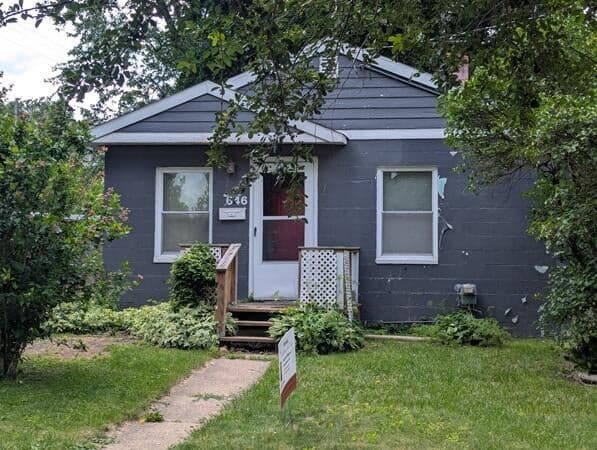 646 S Francis Avenue, Lansing, MI 48912