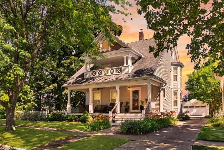 831 Wisconsin Avenue, St. Joseph, MI 49085
