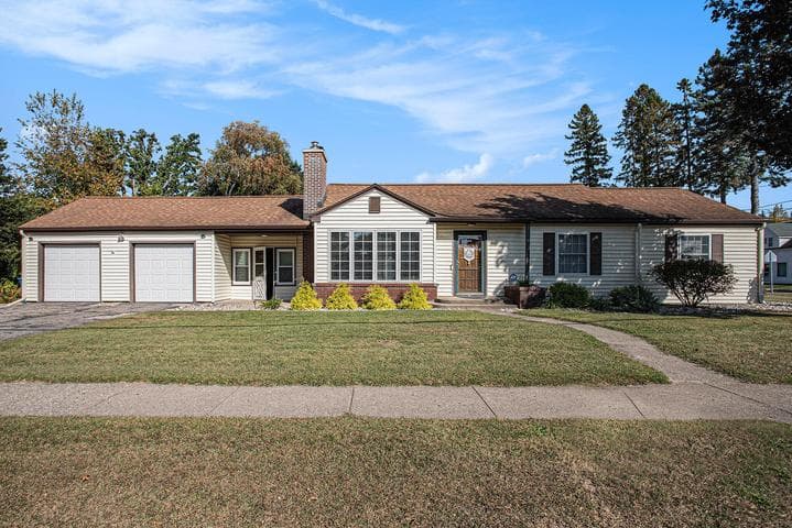 10 Fairfield Drive, Coldwater, MI 49036