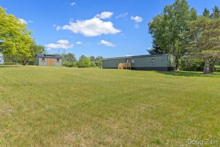 1595 W N County Line Road, Six Lakes, MI 48886