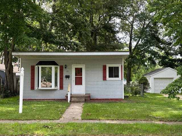 111 Prospect Street, Plainwell, MI 49080