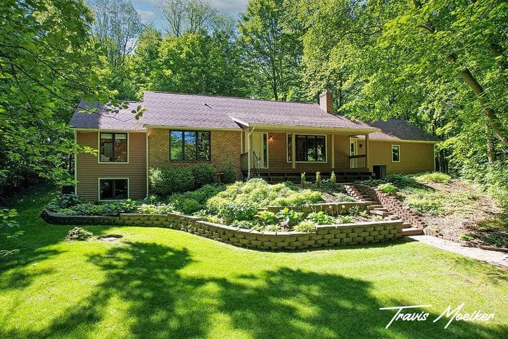 421 Sorrento Drive SE, Byron Center, MI 49315