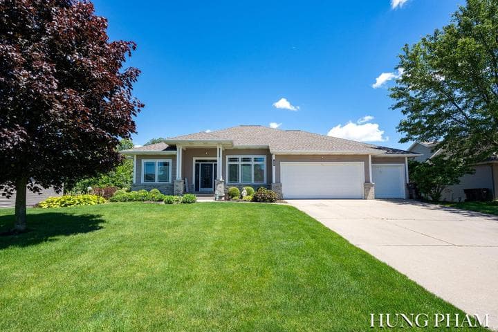 2136 Pleasant Pond Drive SW, Byron Center, MI 49315