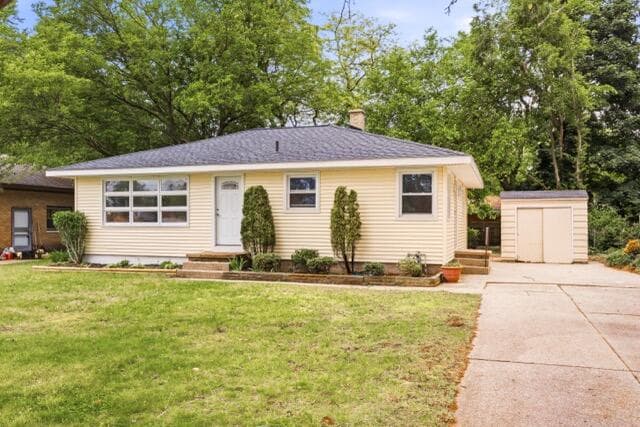 619 Fall Street, Spring Lake, MI 49456