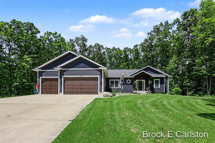 1294 Tall Tree Lane, Muskegon, MI 49445