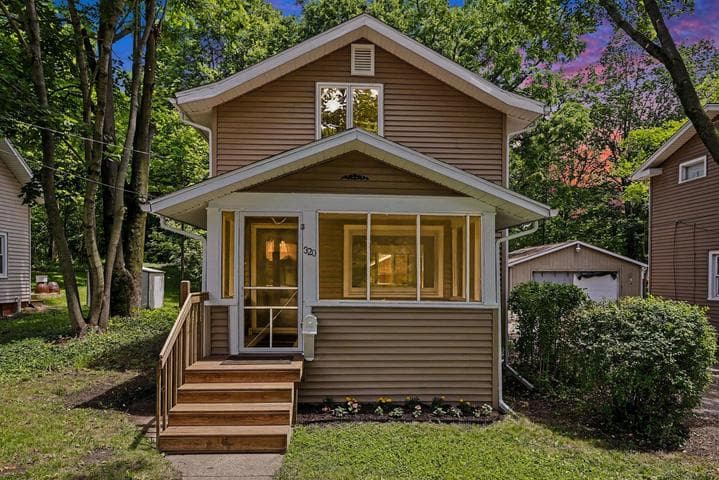 320 Trimble Avenue, Kalamazoo, MI 49048