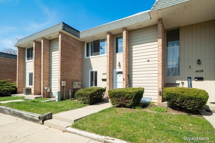 1457 N Saxony Drive SE 14, Grand Rapids, MI 49508
