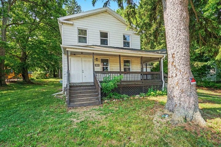 338 College Street, Olivet, MI 49076